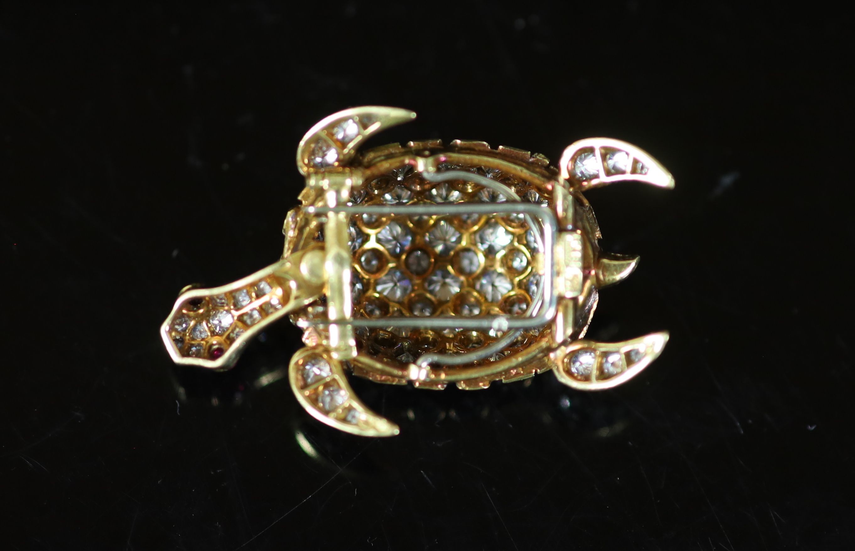 A mid to late 20th century French 18kt gold and pave set diamond clip brooch, modelled as a turtle